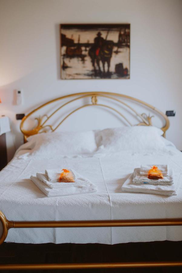 B&B Casa Santa Lucia Manerba del Garda Extérieur photo